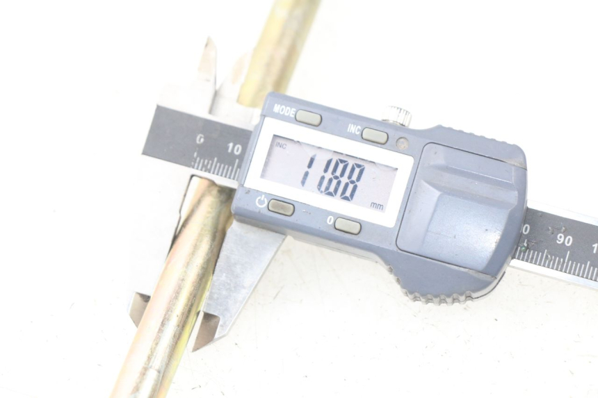 photo de ASSE RUOTA ANTERIORE KYMCO DINK 4T 50 (2007 - 2018) - Altra angolazione