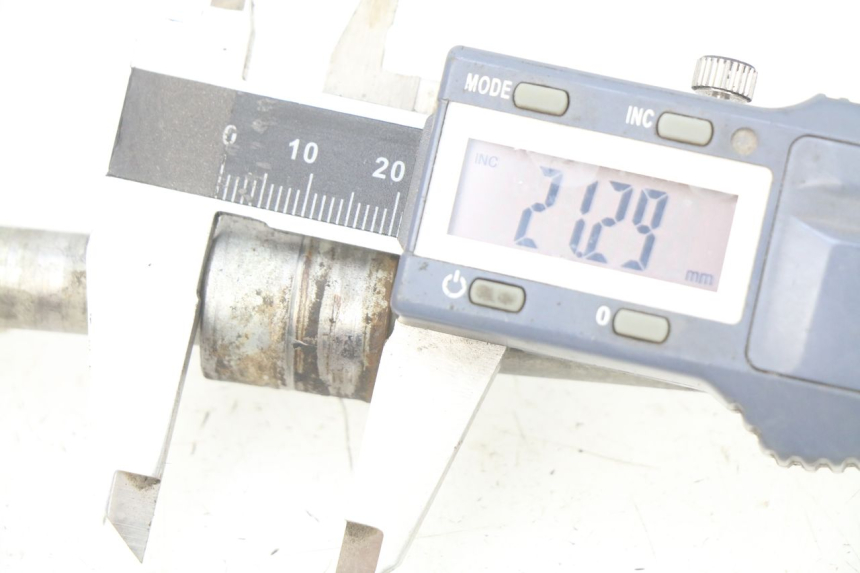 photo de ASSE RUOTA ANTERIORE LONCIN DIRT BIKE 125 - Primo piano tecnico