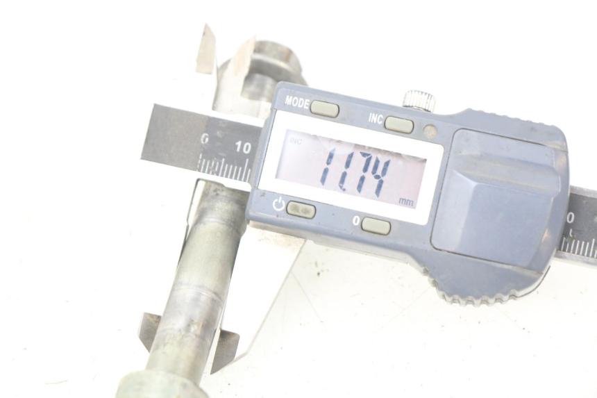 photo de ASSE RUOTA ANTERIORE LONCIN DIRT BIKE 125 - Dettagli dei punti di fissaggio