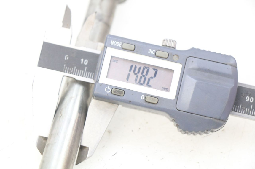 photo de ASSE RUOTA ANTERIORE PEUGEOT ELYSTAR 50 (2002 - 2014) - Vista d'insieme del prodotto