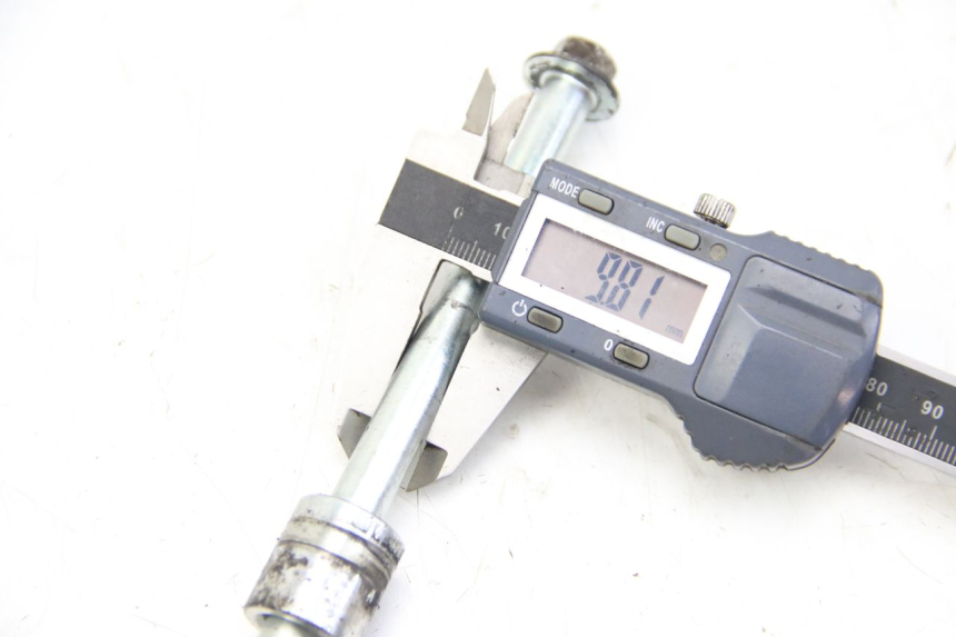 photo de ASSE RUOTA ANTERIORE JM MOTORS EVOLIS 4T 50 (2018 - 2022) - Zoom sullo stato d'uso