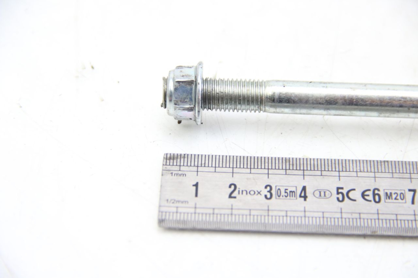 photo de ASSE RUOTA ANTERIORE JM MOTORS EVOLIS 4T 50 (2018 - 2022) - Primo piano tecnico