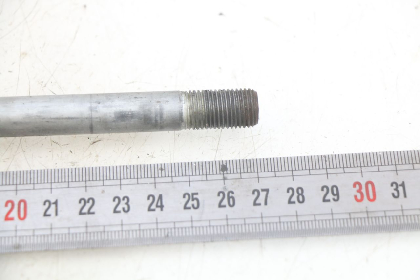 photo de ASSE RUOTA ANTERIORE HONDA FES PANTHEON 2T 125 (1998 - 2002) - Dettaglio del componente