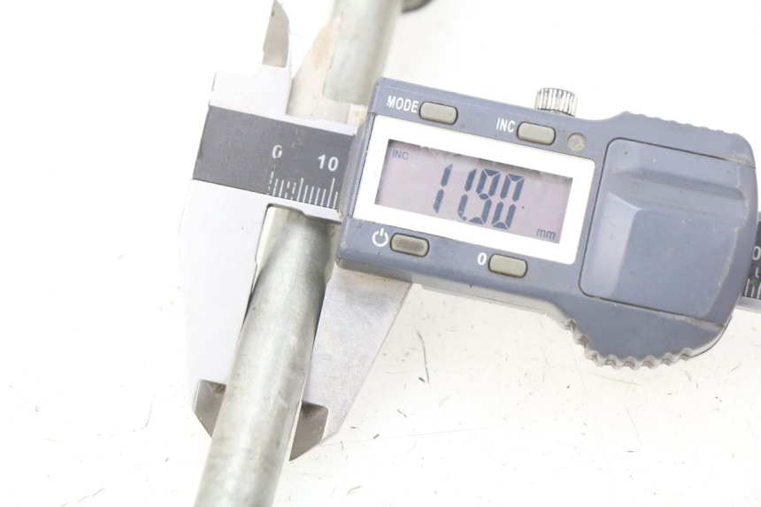 photo de ASSE RUOTA ANTERIORE MBK FLIPPER 50 (2004 - 2012) - Altra angolazione