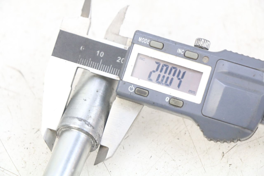 photo de ASSE RUOTA ANTERIORE PIAGGIO FLY 4T 50 (2013 - 2017) - Dettaglio del componente