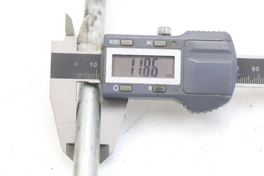 photo de ASSE RUOTA ANTERIORE HONDA FORZA 125 (2015 - 2016) - Primo piano tecnico