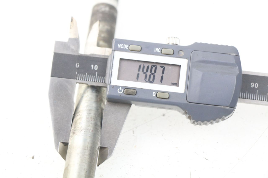 photo de ASSE RUOTA ANTERIORE SYM JOYMAX 250 (2013 - 2017) - Primo piano tecnico