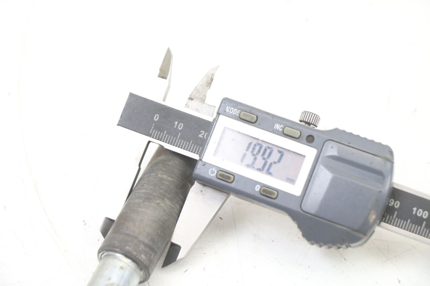 photo de ASSE RUOTA ANTERIORE KYMCO DINK STREET 125 (2009 - 2014) - Primo piano tecnico