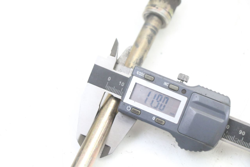 photo de ASSE RUOTA ANTERIORE KYMCO GRAND DINK 125 (2008 - 2014) - Primo piano tecnico