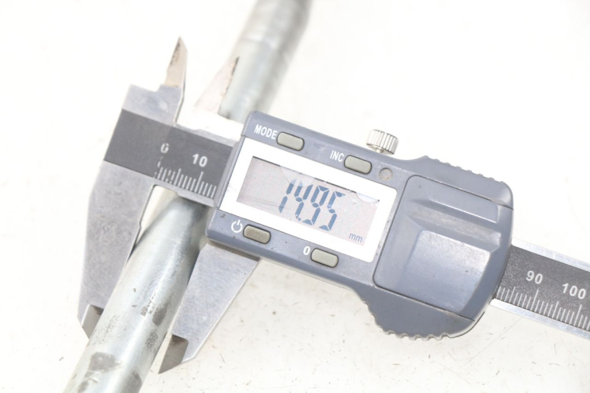 photo de ASSE RUOTA ANTERIORE PIAGGIO LIBERTY 4T 50 (2009 - 2015) - Altra angolazione