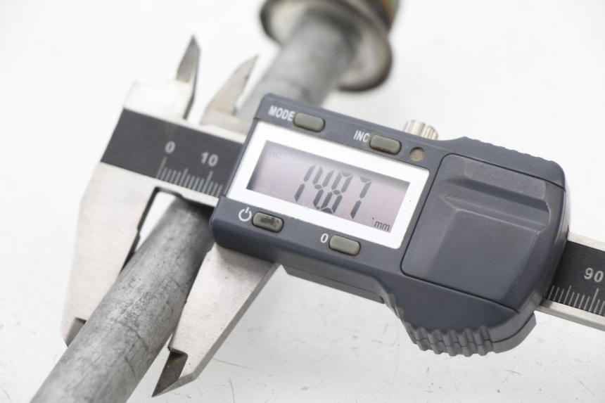 photo de ASSE RUOTA ANTERIORE PEUGEOT LOOXOR 50 (2001 - 2004) - Altra angolazione