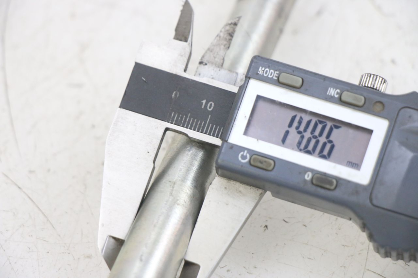 photo de ASSE RUOTA ANTERIORE PIAGGIO MEDLEY 125 (2016 - 2023) - Dettaglio del componente