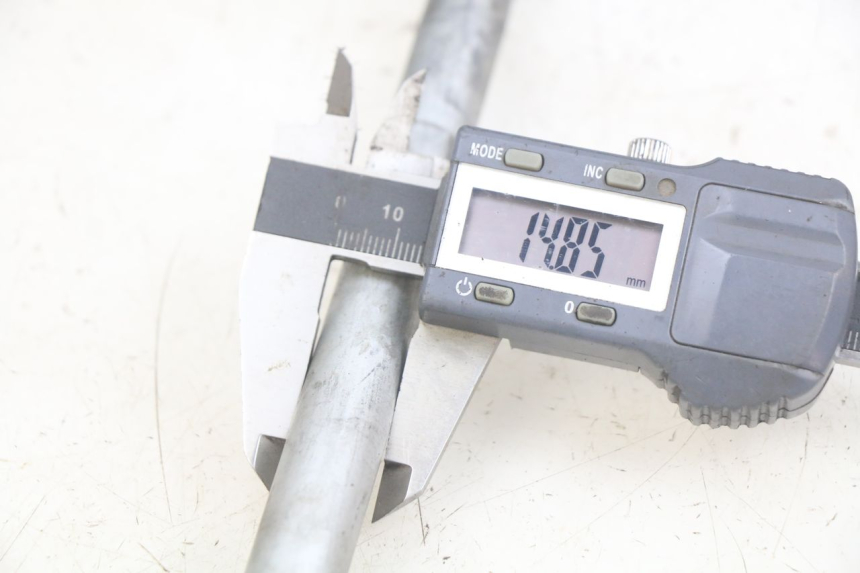 photo de ASSE RUOTA ANTERIORE PIAGGIO NEW TYPHOON 50 (2010 - 2017) - Dettaglio del componente