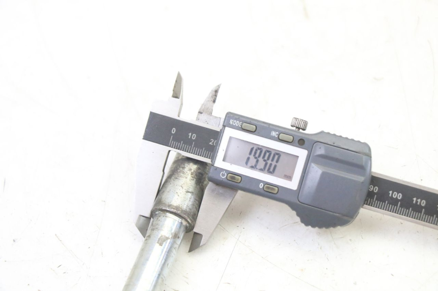 photo de ASSE RUOTA ANTERIORE GILERA NEXUS 125 (2009 - 2013) - Primo piano tecnico