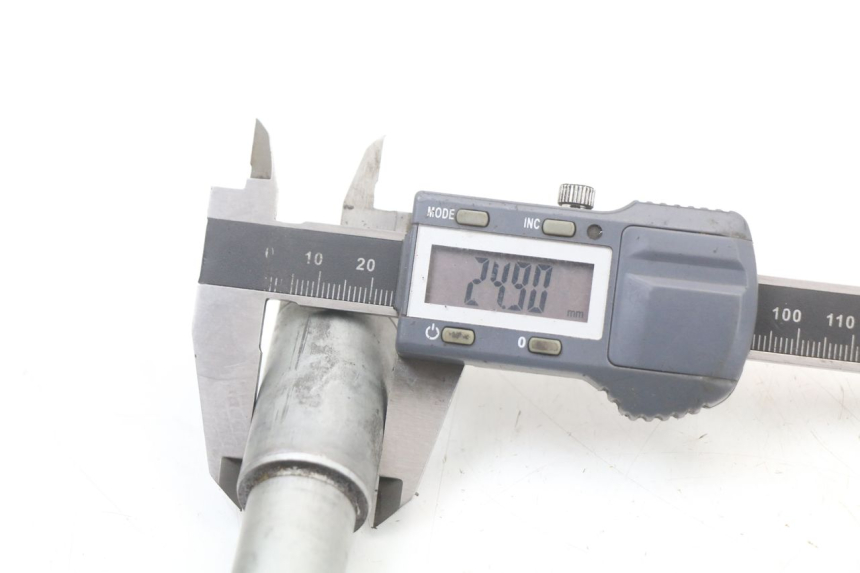 photo de ASSE RUOTA ANTERIORE HONDA NTV DEAUVILLE 650 (1998 - 2001) - Altra angolazione