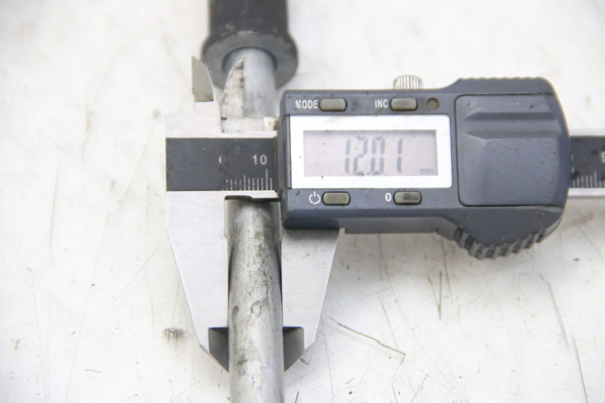 photo de ASSE RUOTA ANTERIORE HONDA PES PS I 125 (2006 - 2012) - Zoom sullo stato d'uso