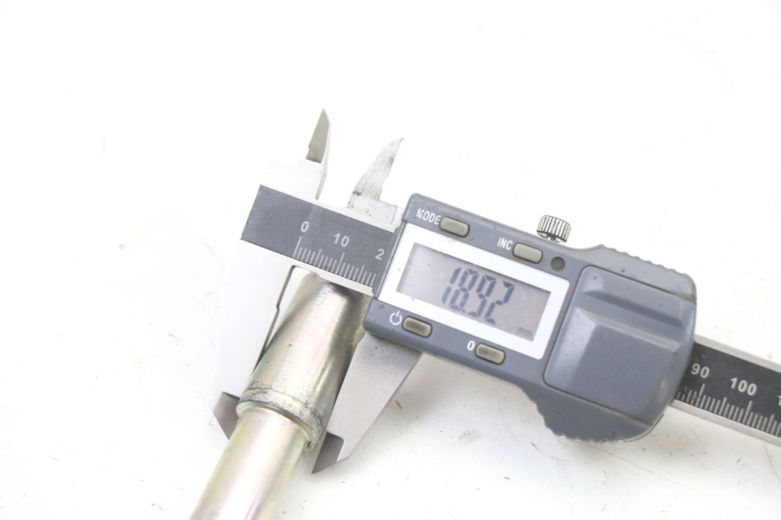 photo de ASSE RUOTA ANTERIORE PEUGEOT CITYSTAR 2T 50 (2018 - 2021) - Primo piano tecnico