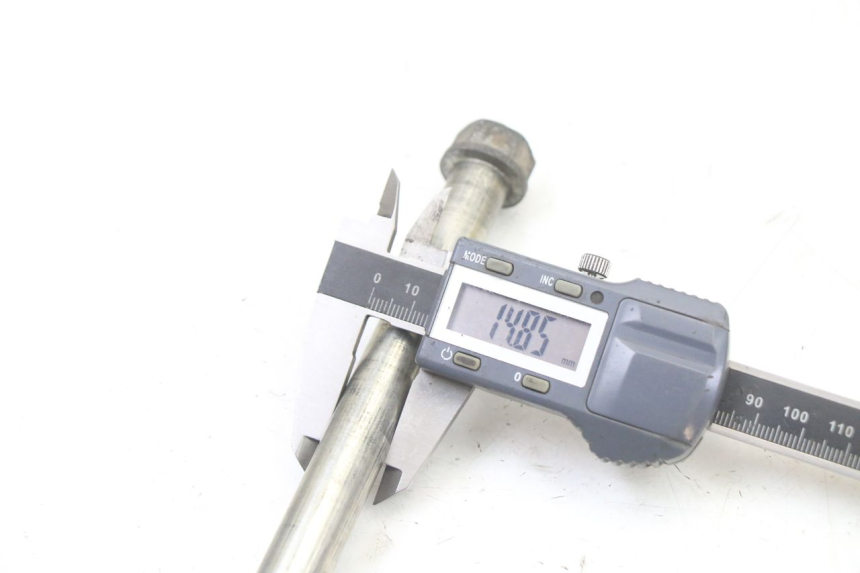 photo de ASSE RUOTA ANTERIORE PEUGEOT TKR TREKKER FURIOUS 50 (2005 - 2014) - Primo piano tecnico