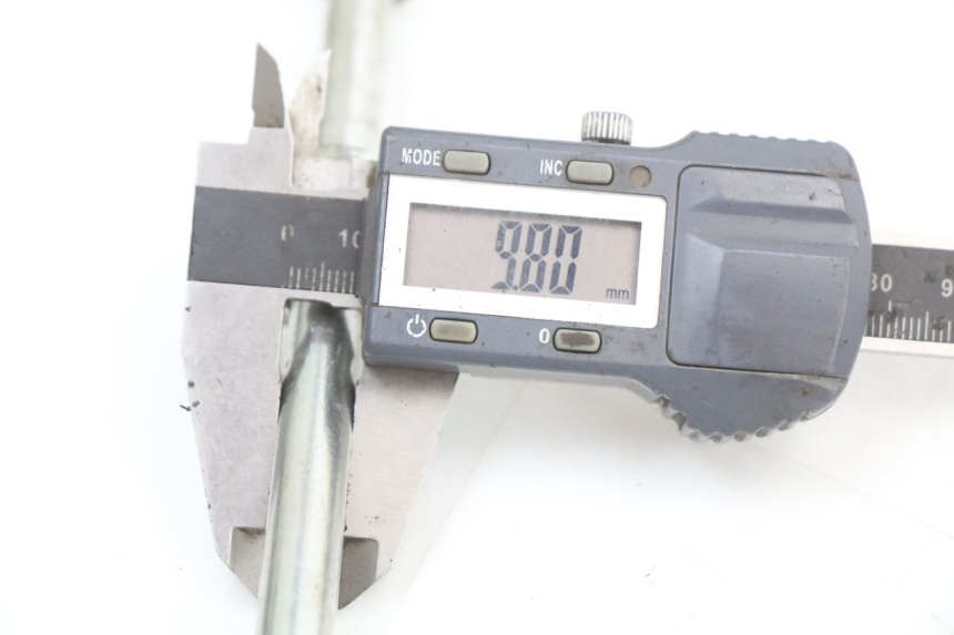 photo de ASSE RUOTA ANTERIORE TNT MOTOR ROMA 10' 4T 50 (2019 - 2022) - Primo piano tecnico