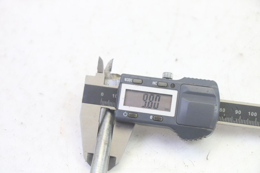 photo de ASSE RUOTA ANTERIORE TNT MOTOR ROMA 10' 4T 50 (2019 - 2022) - Primo piano tecnico