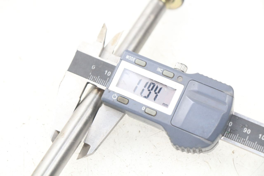 photo de ASSE RUOTA ANTERIORE DAELIM S2 FI 125 (2008 - 2017) - Altra angolazione