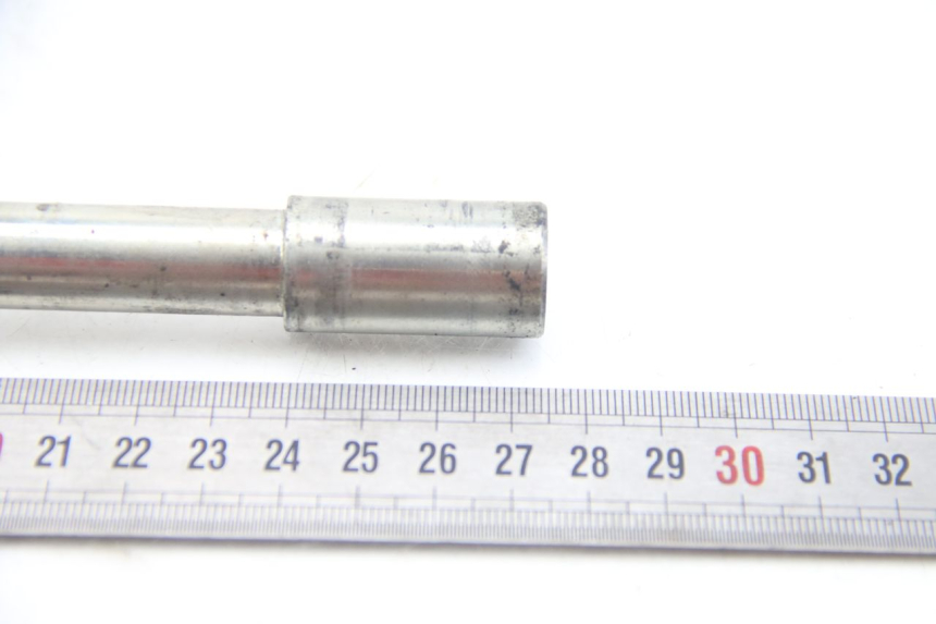 photo de ASSE RUOTA ANTERIORE PEUGEOT SATELIS 125 (2006 - 2009) - Primo piano tecnico