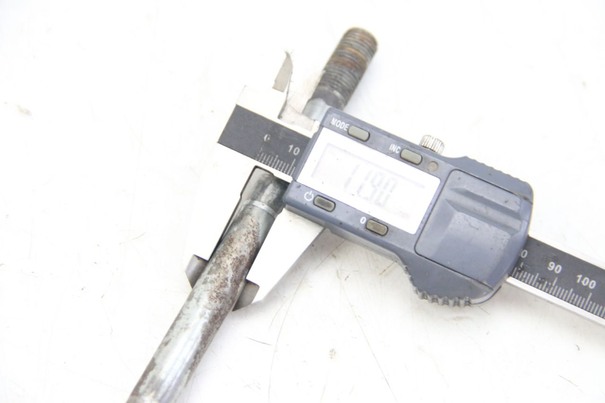 photo de ASSE RUOTA ANTERIORE APRILIA SCARABEO 4T 50 (2009 - 2017) - Zoom sullo stato d'uso