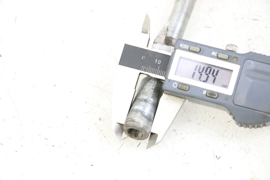 photo de ASSE RUOTA ANTERIORE APRILIA SCARABEO 100 (2003 - 2012) - Dettaglio del componente