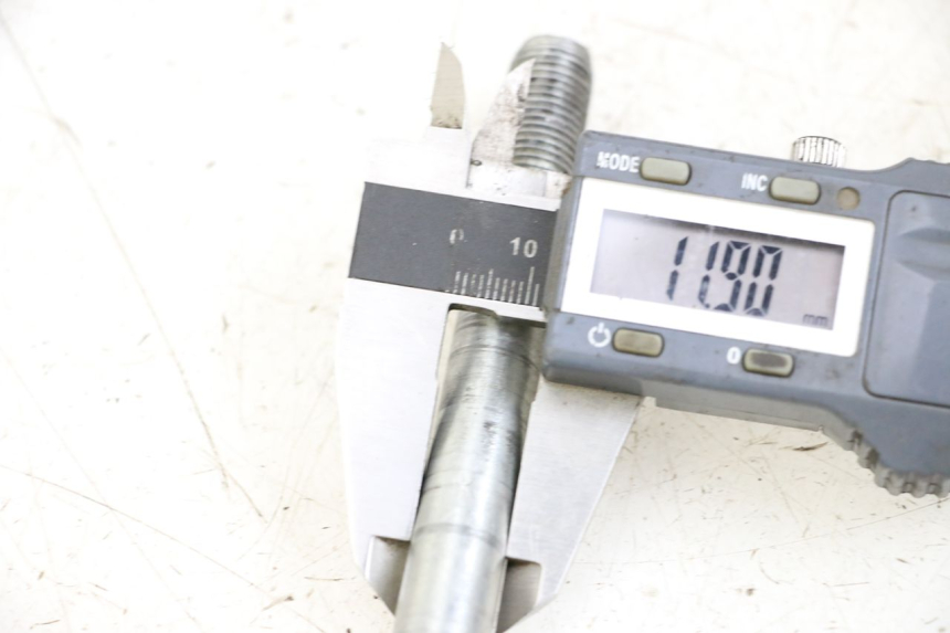 photo de ASSE RUOTA ANTERIORE APRILIA SCARABEO 100 (2003 - 2012) - Zoom sullo stato d'uso