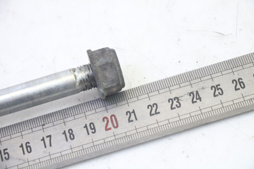 photo de ASSEMBLAGGIO RUOTA ANTERIORE HONDA SCV LEAD 100 (2003 - 2007) - Altra angolazione