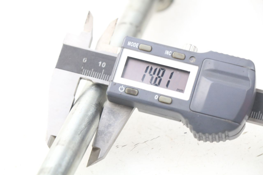 photo de ASSE RUOTA ANTERIORE MASH SEVENTY FIVE 125 (2013 - 2021) - Altra angolazione