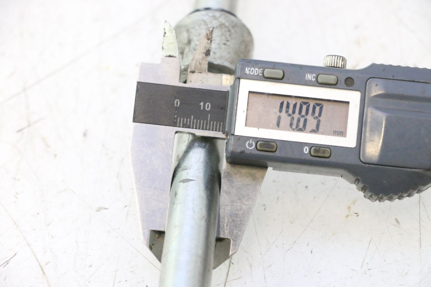 photo de ASSE RUOTA ANTERIORE MASH SEVENTY FIVE 125 (2013 - 2021) - Dettaglio del componente