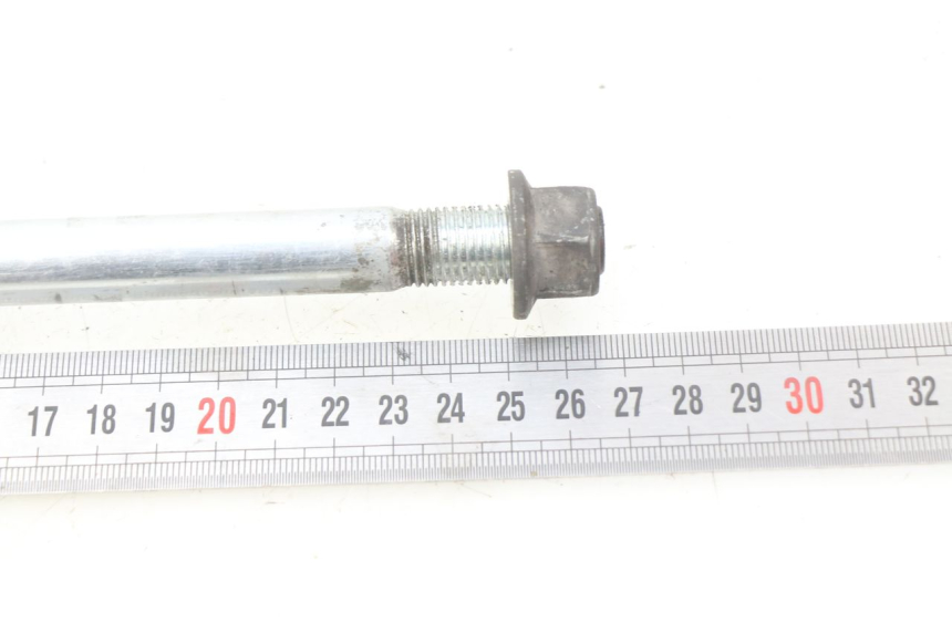 photo de ASSE RUOTA ANTERIORE SUZUKI SIXTEEN 125 (2008 - 2010) - Zoom sullo stato d'uso