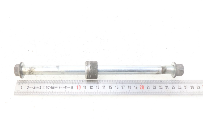 photo de ASSE RUOTA ANTERIORE SUZUKI SIXTEEN 125 (2008 - 2010) - Altra angolazione