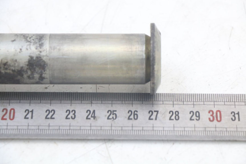 photo de ASSE RUOTA ANTERIORE TRIUMPH SPEED TRIPLE T301 900 (1994 - 1996) - Zoom sullo stato d'uso