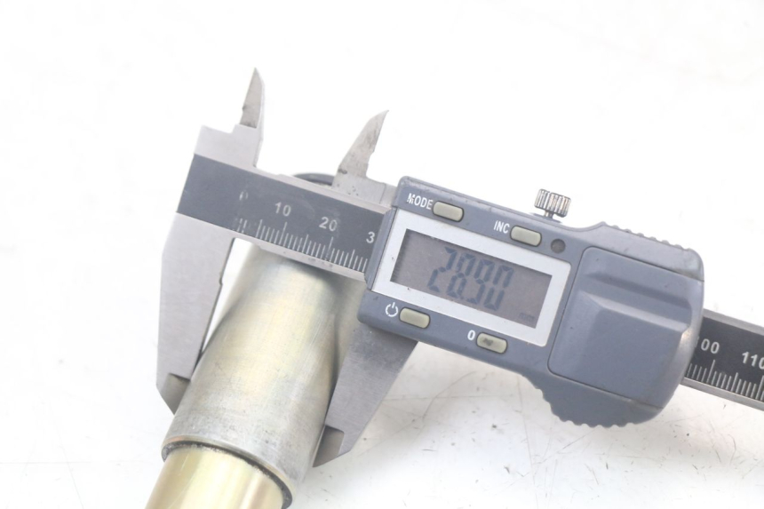 photo de ASSE RUOTA ANTERIORE TRIUMPH SPEED TRIPLE T301 900 (1994 - 1996) - Altra angolazione