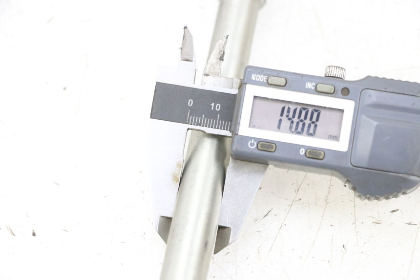 photo de ASSE PEUGEOT SPEEDFIGHT 4 4T EFI 50 (2021 - 2025) - Zoom sullo stato d'uso