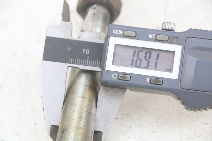 photo de ASSE RUOTA ANTERIORE PEUGEOT SPEEDFIGHT LC 50 (1996 - 2002) - Dettaglio del componente