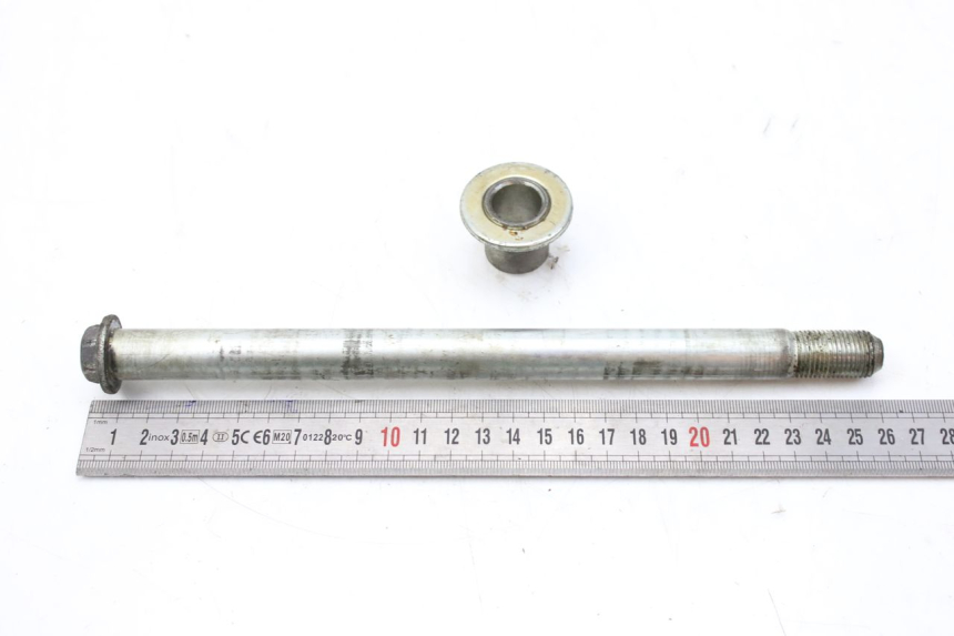 photo de ASSE RUOTA ANTERIORE SUZUKI SV S 650 (1999 - 2002) - Zoom sullo stato d'uso