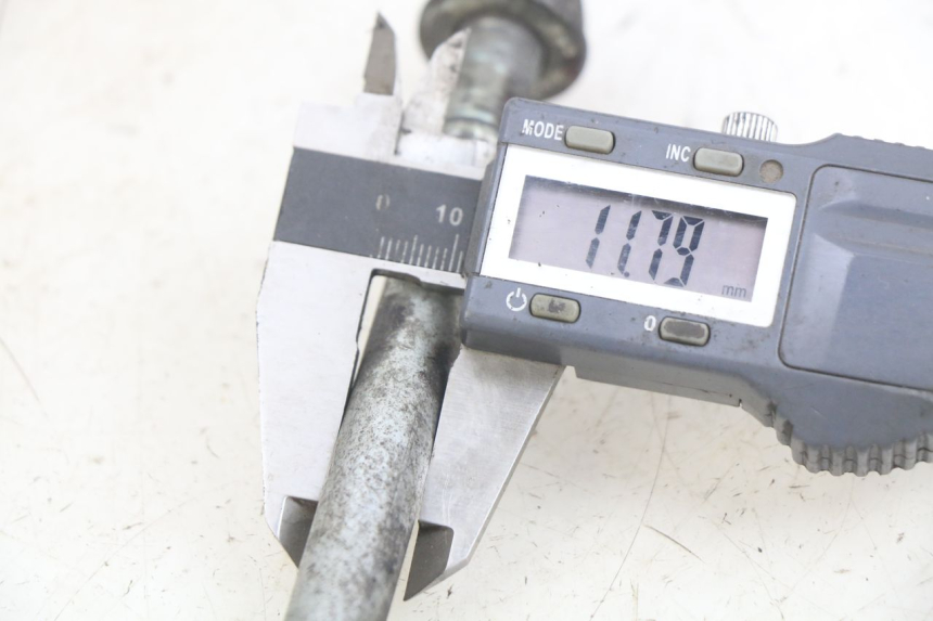 photo de ASSE RUOTA ANTERIORE PEUGEOT SV 125 (1991 - 1994) - Altra angolazione