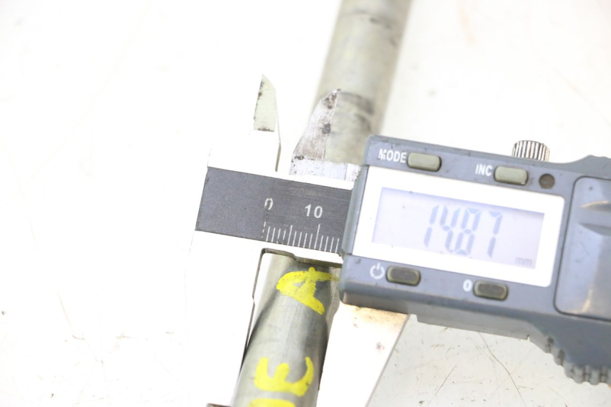 photo de ASSE RUOTA ANTERIORE PEUGEOT TREKKER TKR 50 (2005 - 2014) - Dettaglio del componente