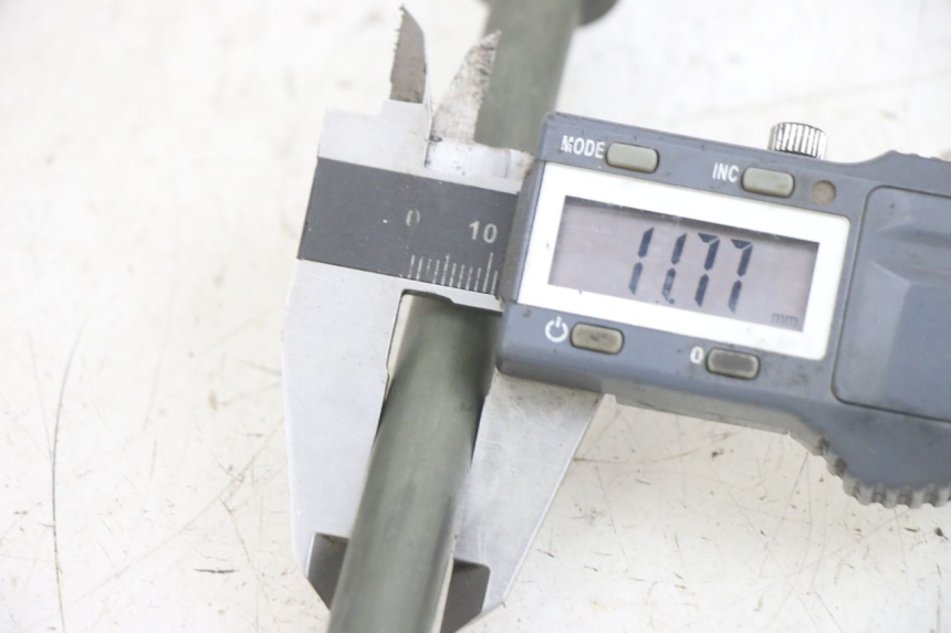 photo de ASSE RUOTA ANTERIORE PEUGEOT TWEET 4T 50 (2014 - 2019) - Altra angolazione