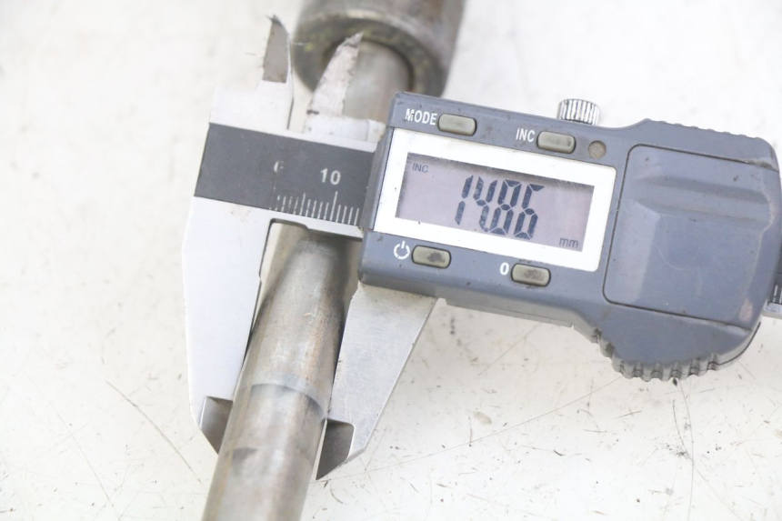 photo de ASSE RUOTA ANTERIORE DAELIM VL DAYSTAR 125 (2000 - 2011) - Dettaglio del componente