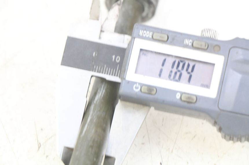 photo de ASSE RUOTA ANTERIORE SYM WOLF SB 125 (2011 - 2018) - Zoom sullo stato d'uso