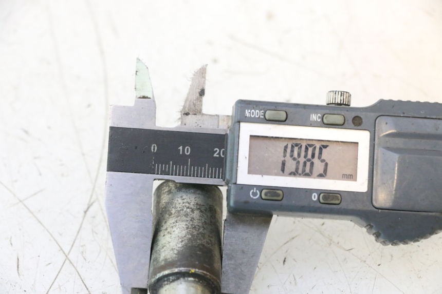 photo de ASSE PIAGGIO X9 AMALFI 180 (2000 - 2003) - Stato della superficie e materiale