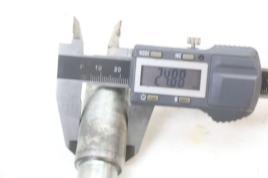 photo de ASSE RUOTA ANTERIORE KYMCO XCITING 250 (2006 - 2009) - Primo piano tecnico