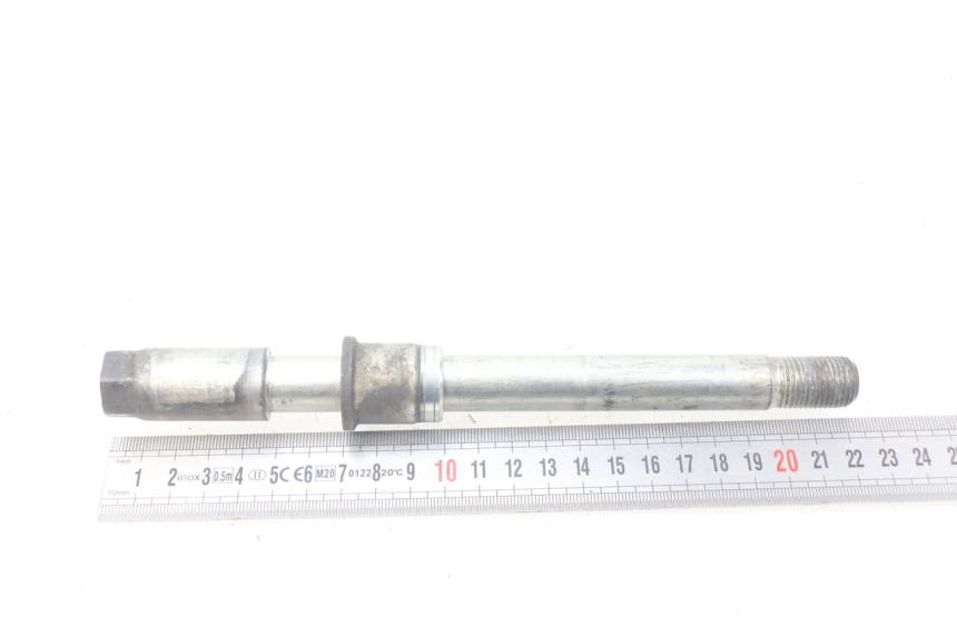 photo de ASSE RUOTA ANTERIORE SUZUKI XF FREEWIND 650 (1997 - 2003) - Zoom sullo stato d'uso