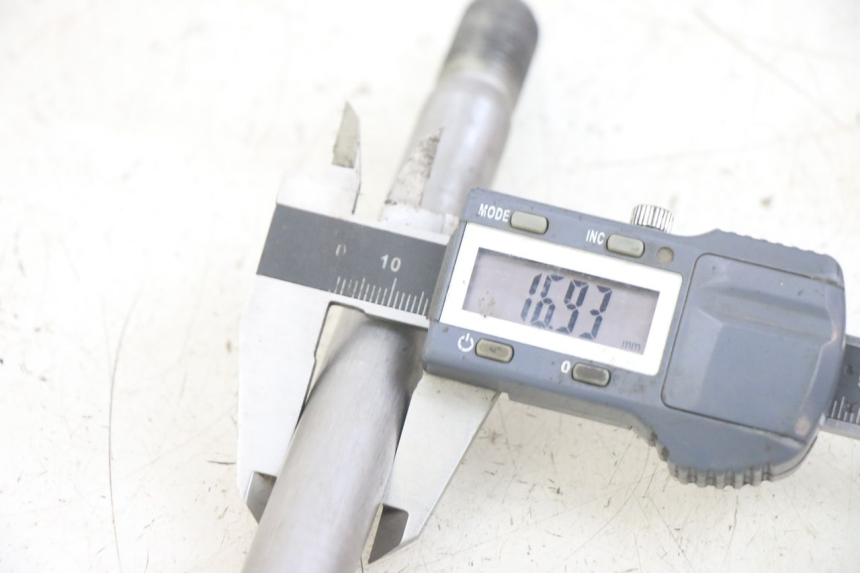 photo de ASSE RUOTA ANTERIORE YAMAHA XJN DIVERSION 600 (2000 - 2003) - Dettaglio del componente