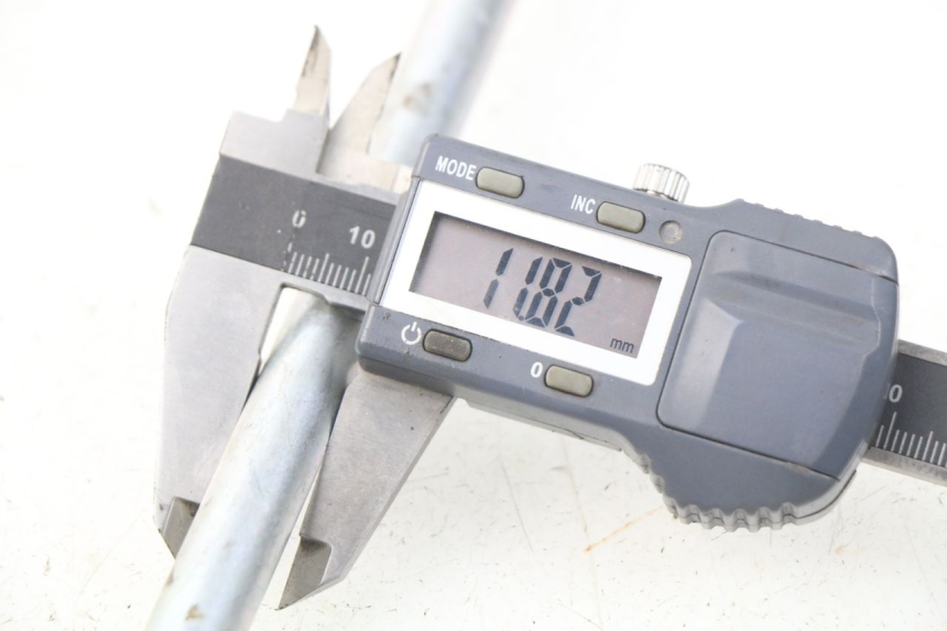 photo de ASSE RUOTA ANTERIORE YAMAHA YP MAJESTY 125 (2007 - 2010) - Altra angolazione