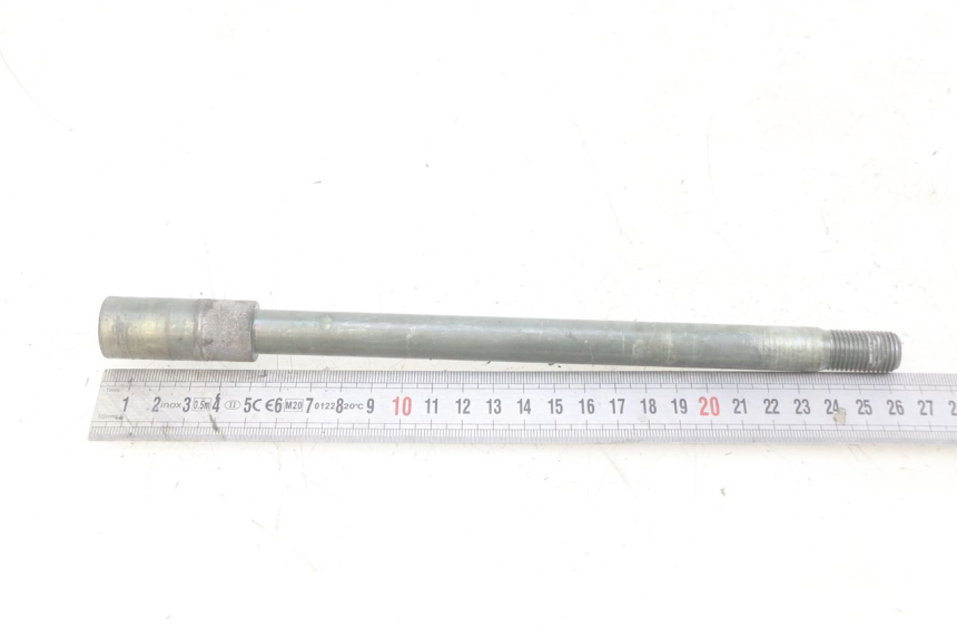 photo de ASSE RUOTA ANTERIORE YAMAHA YP MAJESTY 400 (2004 - 2008) - Primo piano tecnico